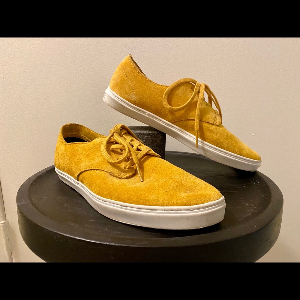 Vans Suede low top lace up